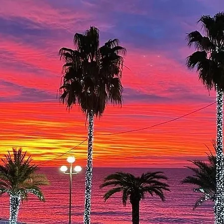 Apart-a-nice : A Breathtaking View On The Sea