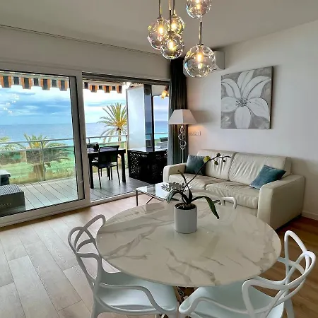 Apartman Apart-a-nice : A Breathtaking View On The Sea