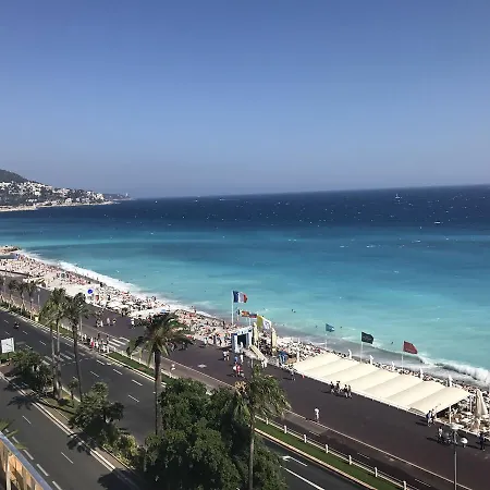 Apart-a-nice : A Breathtaking View On The Sea